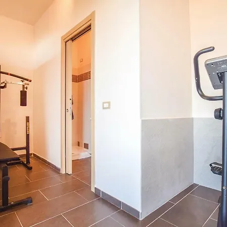 Σπίτι διακοπών Six-bedroom Holiday In La Spezia