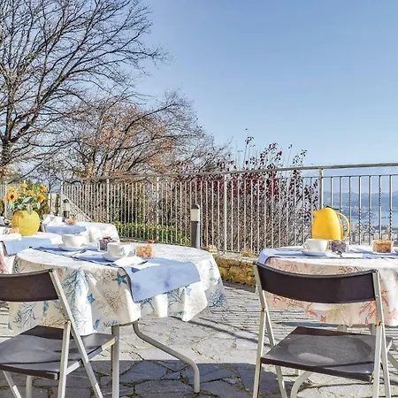 Six-bedroom Holiday In La Spezia *