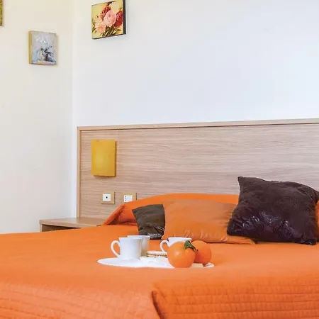 Six-bedroom Holiday In La Spezia